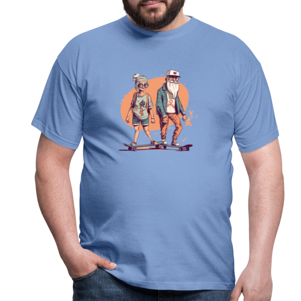 Cooles älteres Pärchen als Skater Hipster - Männer T-Shirt - carolina blue