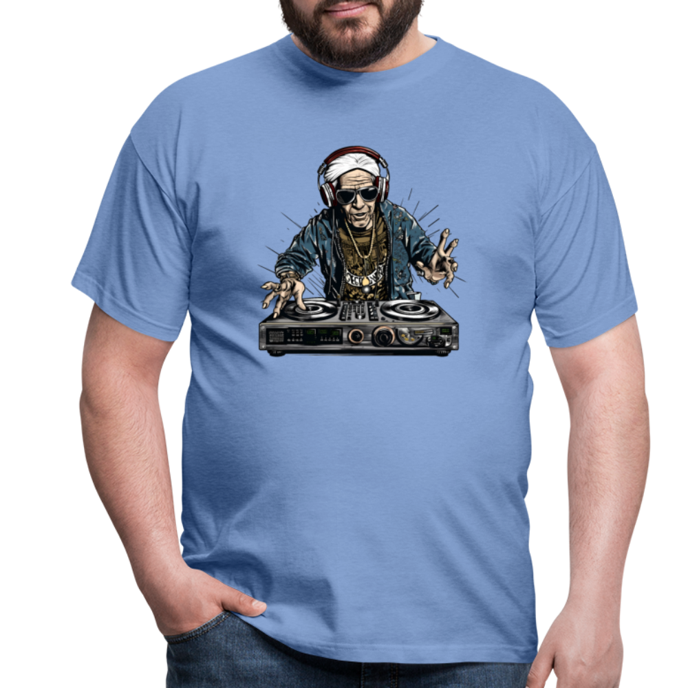 Cooler alter Mann als DJ Hipster mit Kopfhörern - Männer T-Shirt - carolina blue