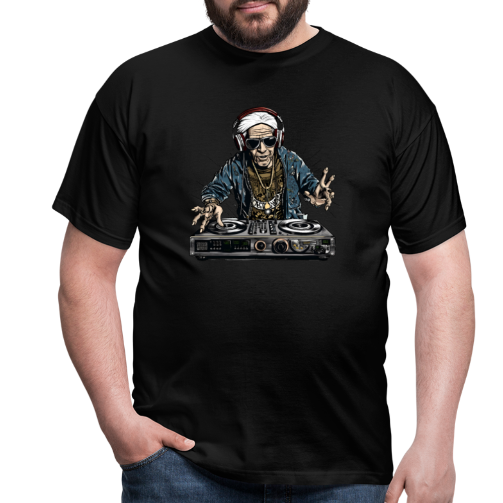 Cooler alter Mann als DJ Hipster mit Kopfhörern - Männer T-Shirt - Schwarz