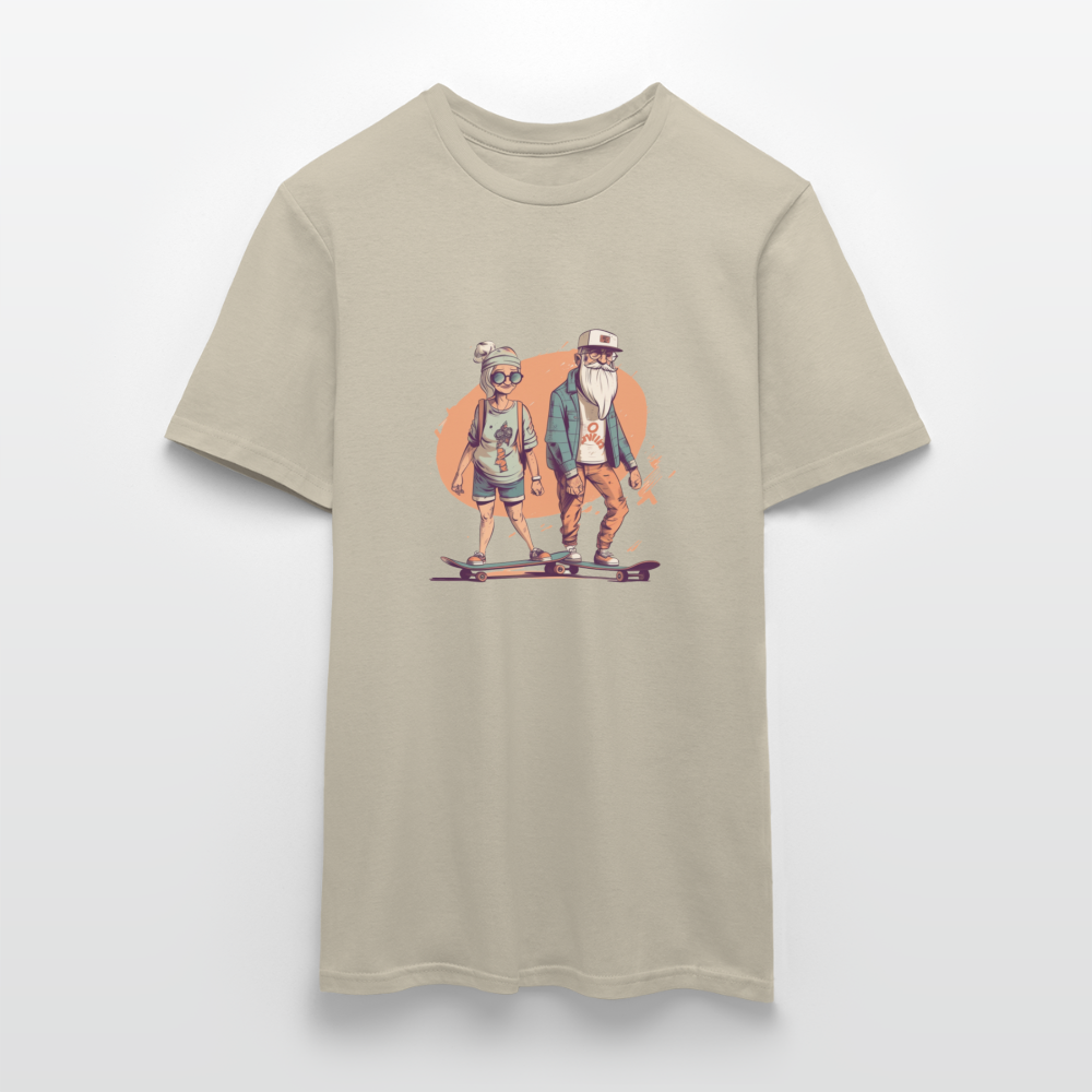 Cooles älteres Pärchen als Skater Hipster - Männer T-Shirt - Sandbeige