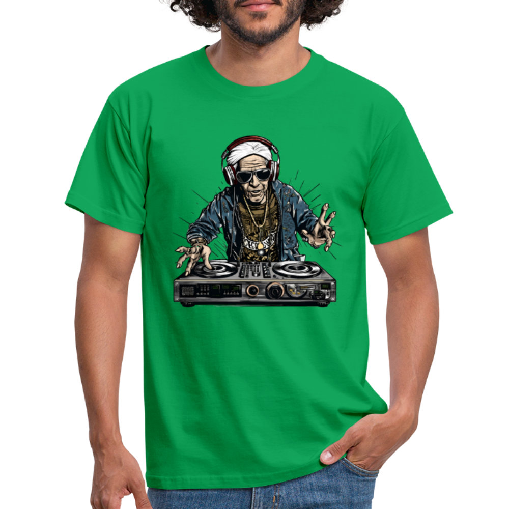Cooler alter Mann als DJ Hipster mit Kopfhörern - Männer T-Shirt - Kelly Green