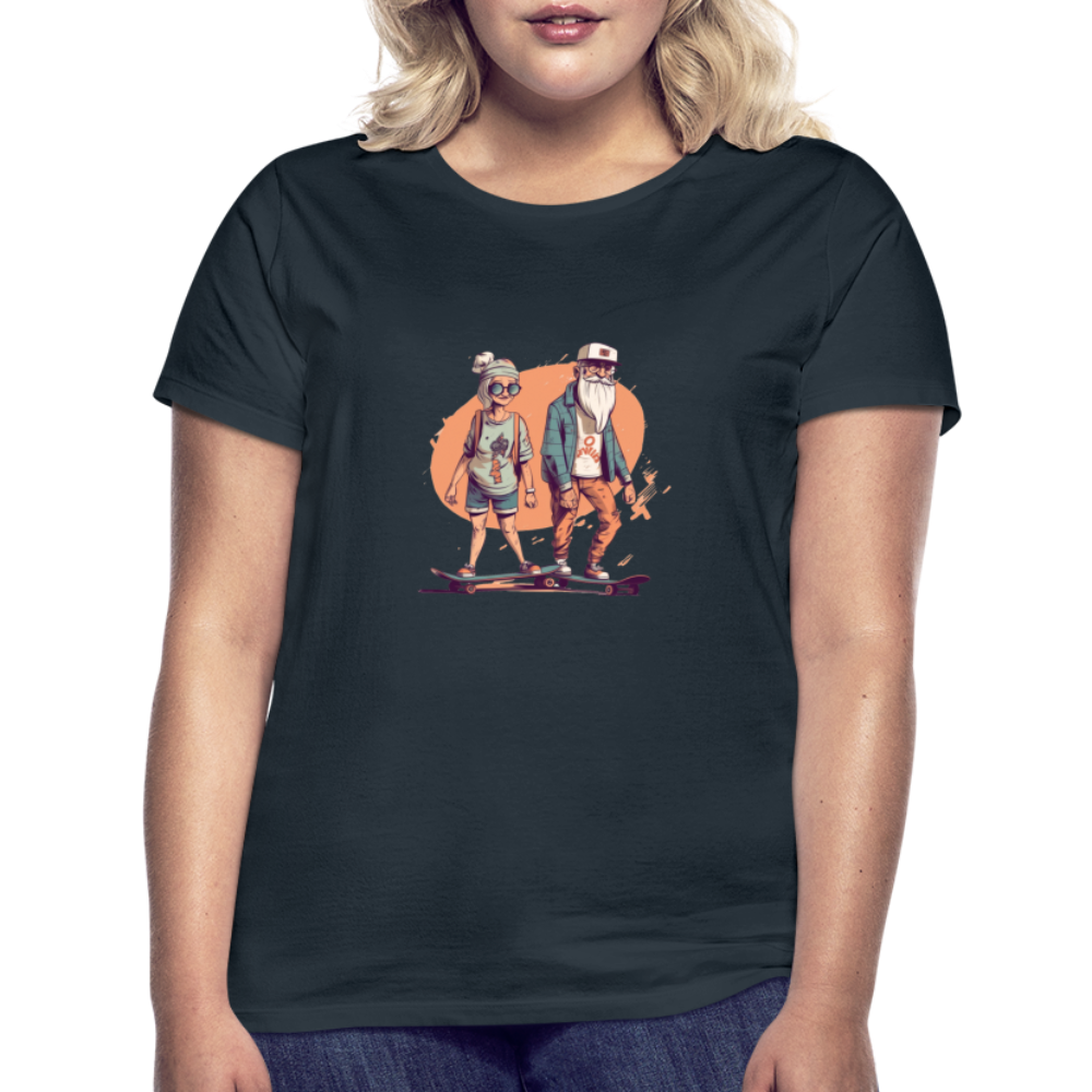 Cooles älteres Pärchen als Skater Hipster - Frauen T-Shirt - Navy