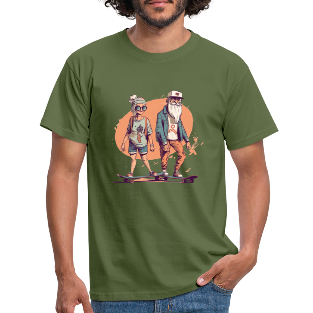 Cooles älteres Pärchen als Skater Hipster - Männer T-Shirt - Militärgrün