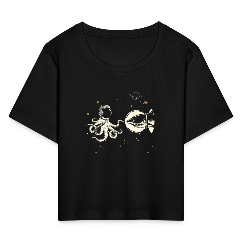 Begegnung zwischen Hai und Oktopus im Weltall - Frauen Crop Top - Schwarz
