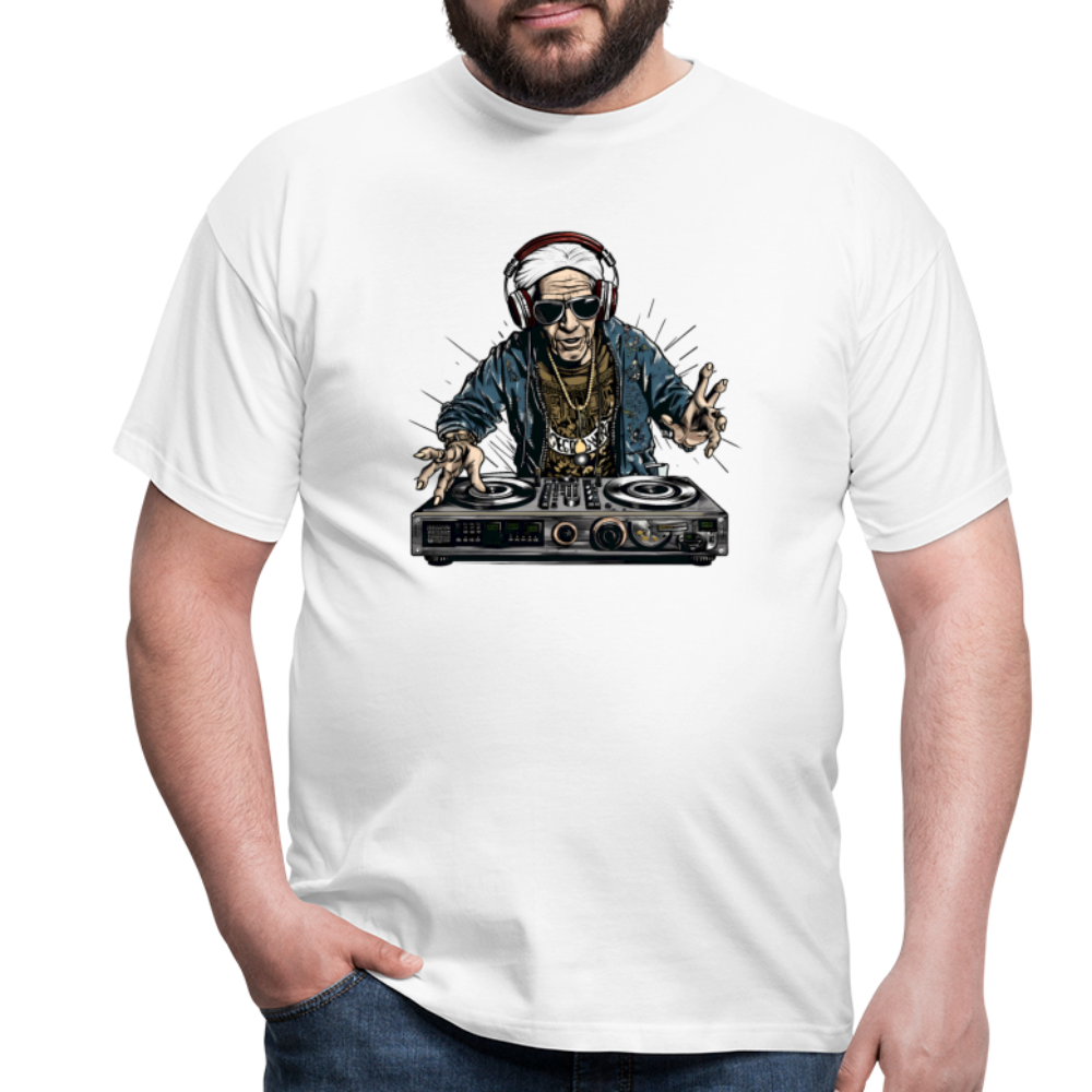Cooler alter Mann als DJ Hipster mit Kopfhörern - Männer T-Shirt - Weiß