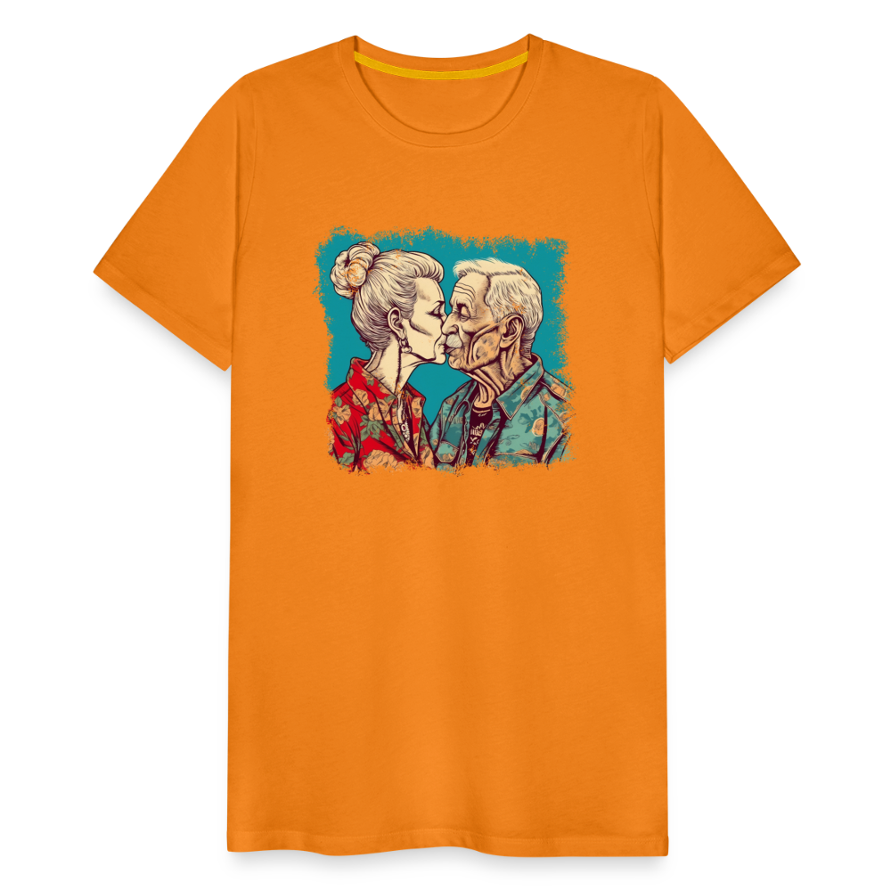 Küssendes Best Ager Pärchen mit Hawaiihemden - Männer T-Shirt - Orange