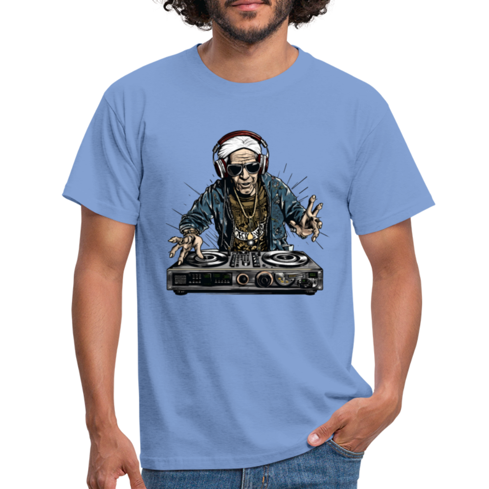 Cooler alter Mann als DJ Hipster mit Kopfhörern - Männer T-Shirt - carolina blue