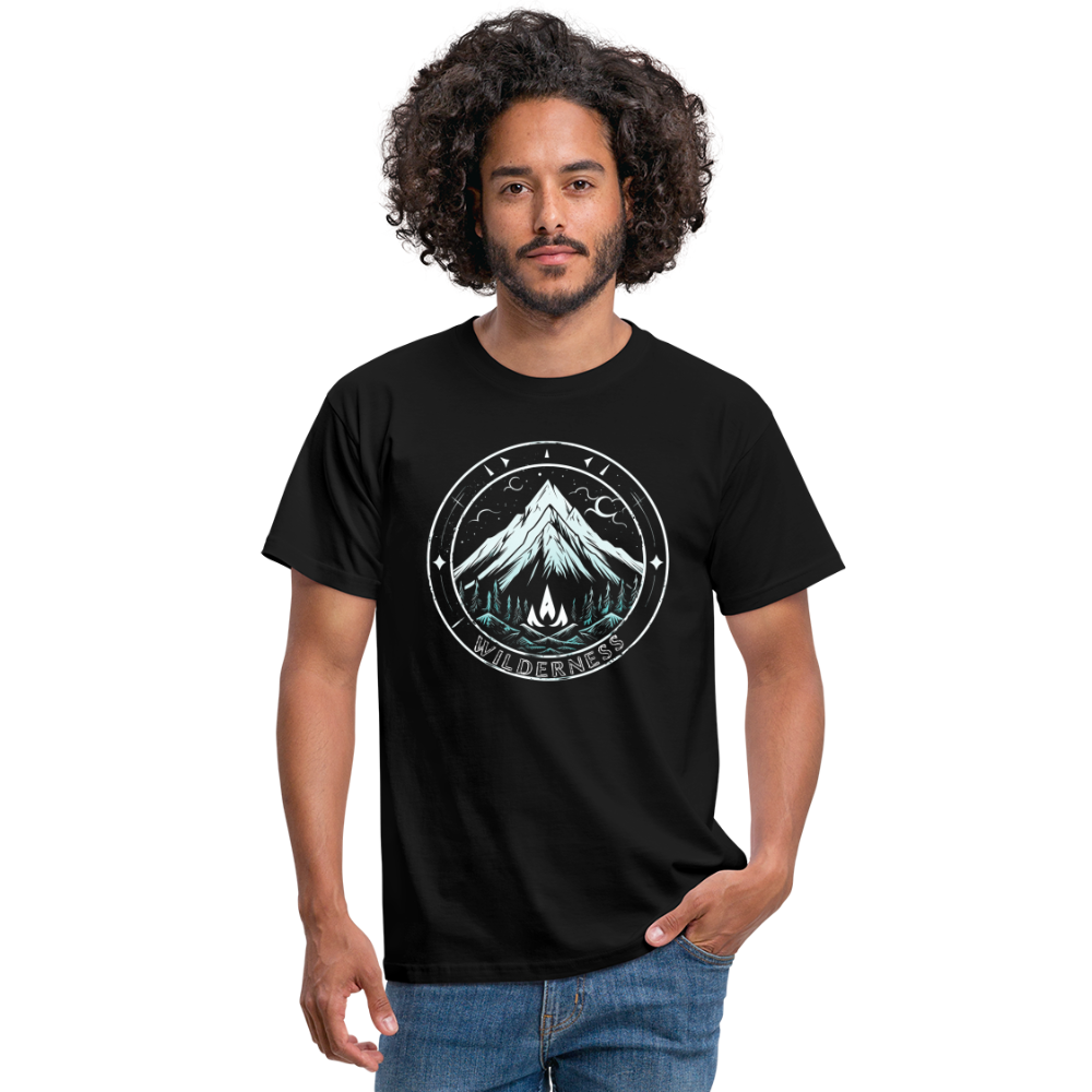 Cooles Wanderer Motiv mit Lagerfeuer - Männer T-Shirt - Schwarz