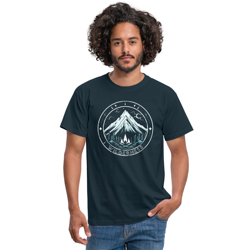 Cooles Wanderer Motiv mit Lagerfeuer - Männer T-Shirt - Navy