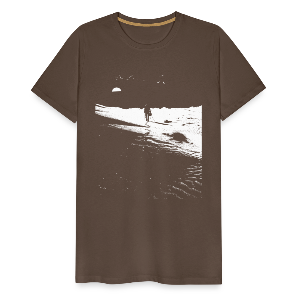 Weg durch die Wüste mit Fußspuren - Monochrom Art - Männer Premium T-Shirt - Edelbraun