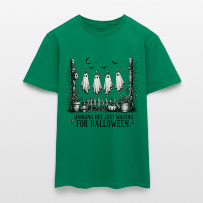Hanging Out Just Waiting For Halloween - Männer T-Shirt - by Artful Alchemist