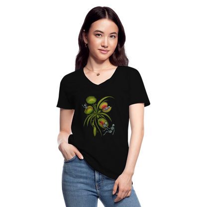 Flora Mortis - Venusfliegenfalle mit Skeletten - Klassisches Frauen-T-Shirt mit V-Ausschnitt - by Artful Alchemist