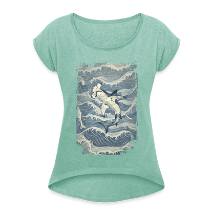Vintage Hammerhai im japanischen inspirierten Tattoo Stil - Frauen T-Shirt mit gerollten Ärmeln - by Artful Alchemist