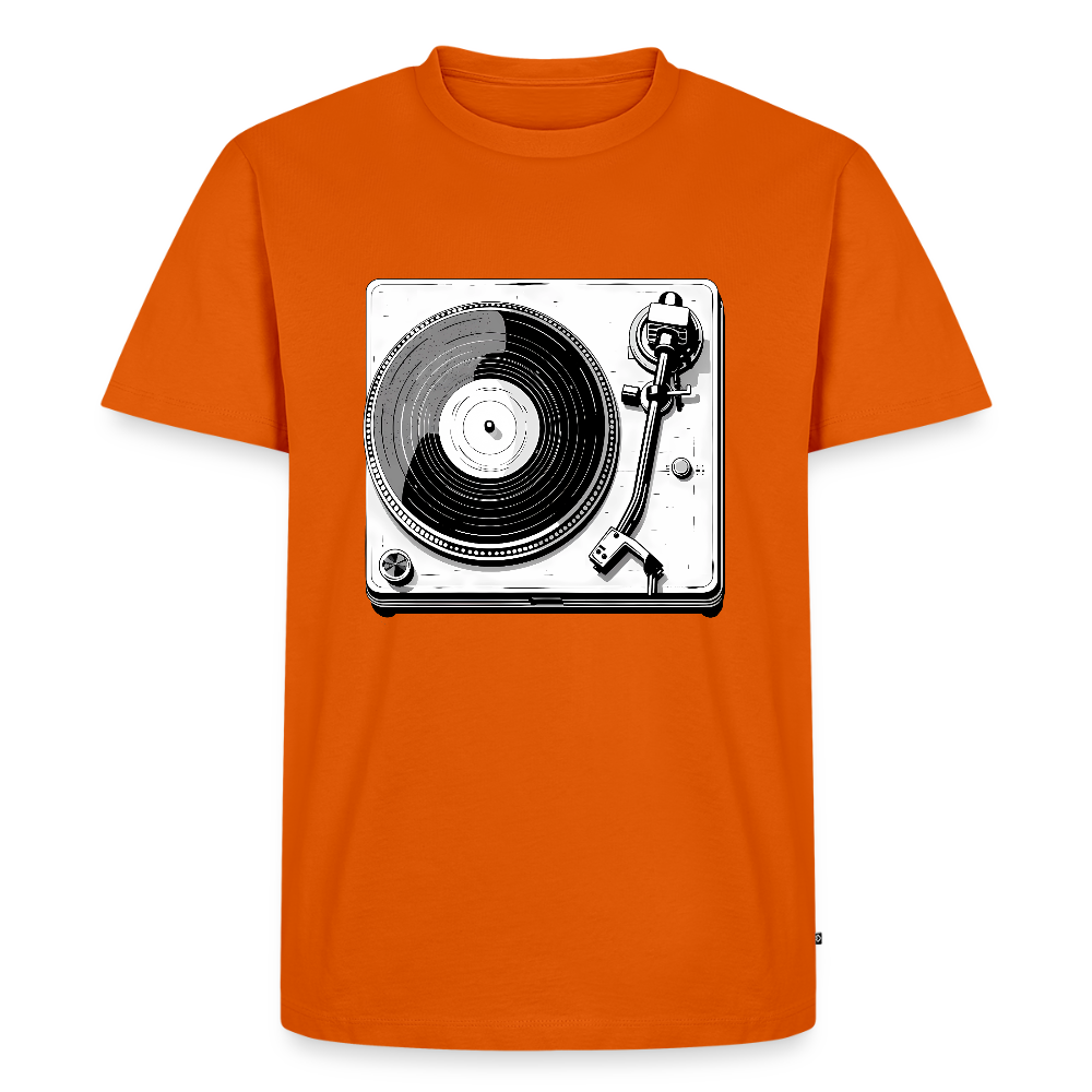 Analog Soul – Classic Vinyl Turntable - Männer Premium T-Shirt - by Artful Alchemist