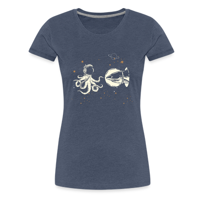 Begegnung zwischen Hai und Oktopus im Weltall - Frauen Premium T-Shirts - by Artful Alchemist