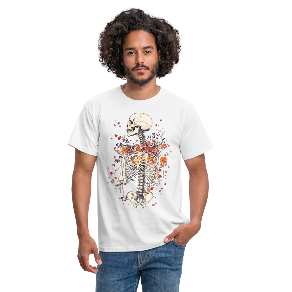 Skelett mit zarten Blumen im Boho Look - Männer T-Shirt - Weiß