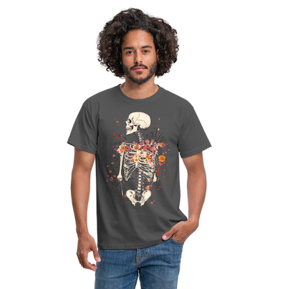 Skelett mit zarten Blumen im Boho Look - Männer T-Shirt - by Artful Alchemist