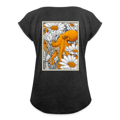 Vintage Oktopus im Blumenmeer - Frauen T-Shirt mit gerollten Ärmeln - by Artful Alchemist