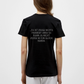 „Heute gedenken wir der Menschen…“ – mit Rückseite: „…es ist zwar nichts passiert“ - Frauen Shirt - Schwarz