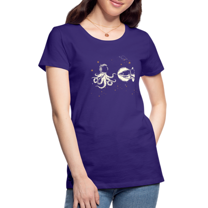 Begegnung zwischen Hai und Oktopus im Weltall - Frauen Premium T-Shirts - by Artful Alchemist