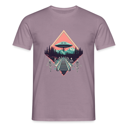 Retro UFO 80er Jahre Motiv - Surreale Skelette und Rolltreppe Richtung UFO - Männer T-Shirt - by Artful Alchemist