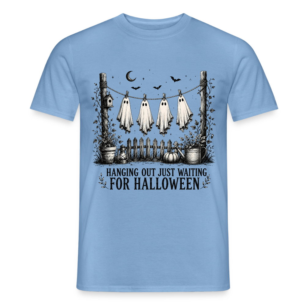 Hanging Out Just Waiting For Halloween - Männer T-Shirt - Carolina Blue