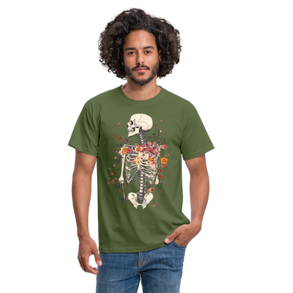 Skelett mit zarten Blumen im Boho Look - Männer T-Shirt - by Artful Alchemist