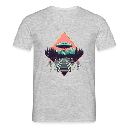 Retro UFO 80er Jahre Motiv - Surreale Skelette und Rolltreppe Richtung UFO - Männer T-Shirt - by Artful Alchemist