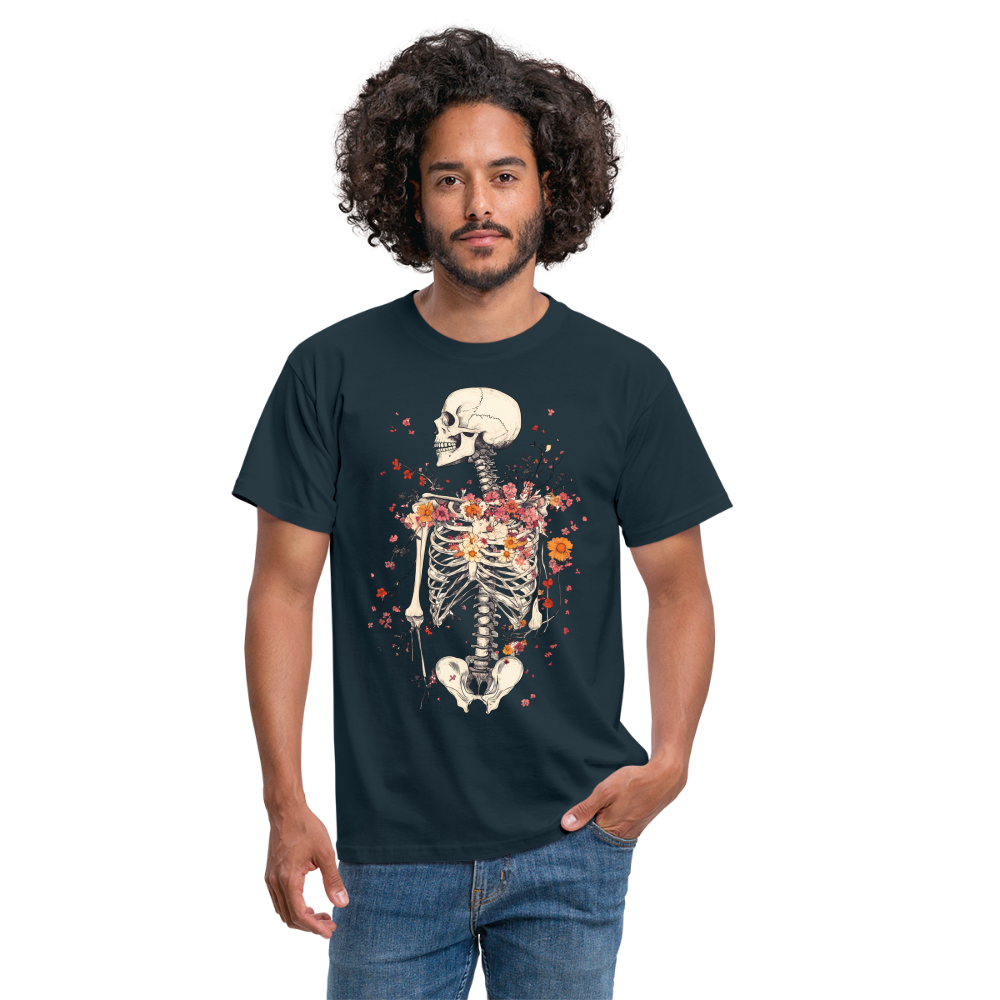 Skelett mit zarten Blumen im Boho Look - Männer T-Shirt - Navy