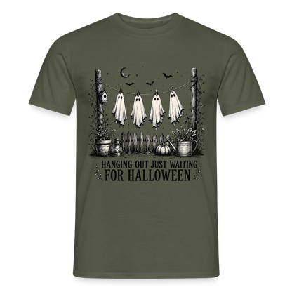 Hanging Out Just Waiting For Halloween - Männer T-Shirt - by Artful Alchemist