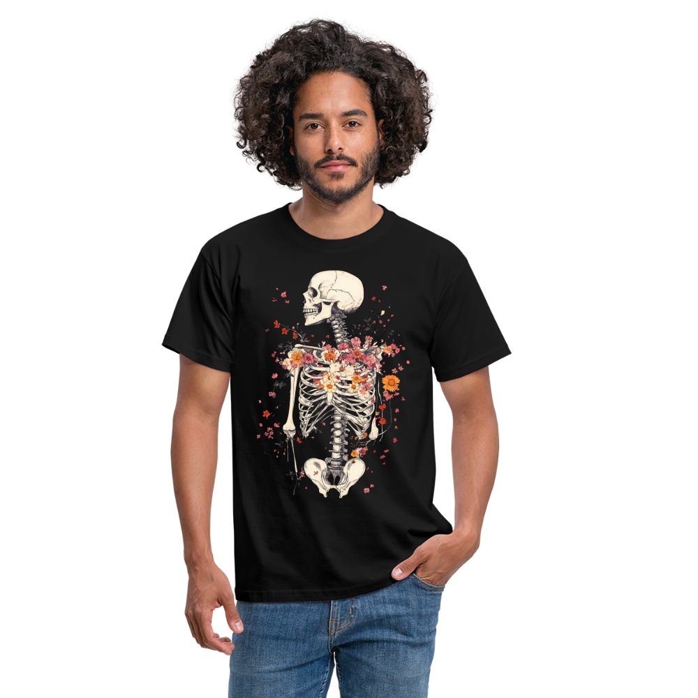 Skelett mit zarten Blumen im Boho Look - Männer T-Shirt - Schwarz