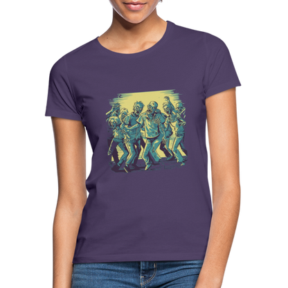Tanzende Zombies - Gruseliges Zombie Motiv - Frauen T-Shirt - by Artful Alchemist