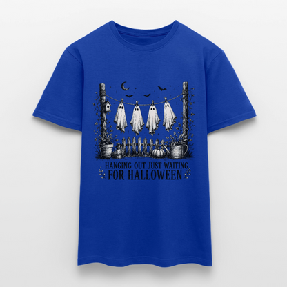 Hanging Out Just Waiting For Halloween - Männer T-Shirt - by Artful Alchemist