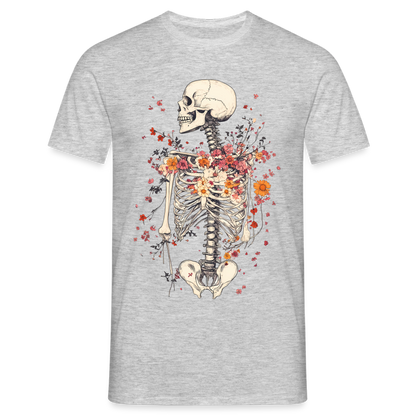 Skelett mit zarten Blumen im Boho Look - Männer T-Shirt - by Artful Alchemist