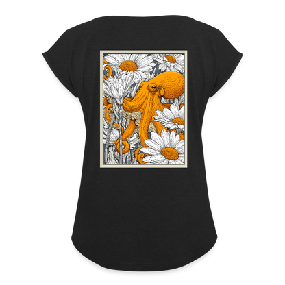 Vintage Oktopus im Blumenmeer - Frauen T-Shirt mit gerollten Ärmeln - by Artful Alchemist