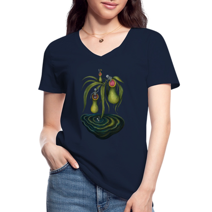 Flora Mortis - Kannenpflanze mit Skeletten - Klassisches Frauen-T-Shirt mit V-Ausschnitt - by Artful Alchemist