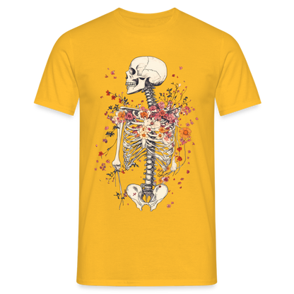 Skelett mit zarten Blumen im Boho Look - Männer T-Shirt - by Artful Alchemist