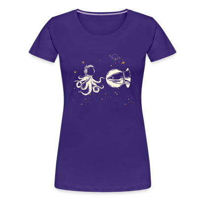 Begegnung zwischen Hai und Oktopus im Weltall - Frauen Premium T-Shirts - by Artful Alchemist