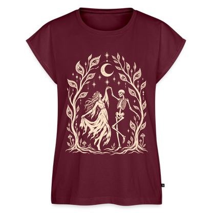 Moonlight Dance – Frauen T-Shirt mit gerollten Ärmeln - Burgunderrot