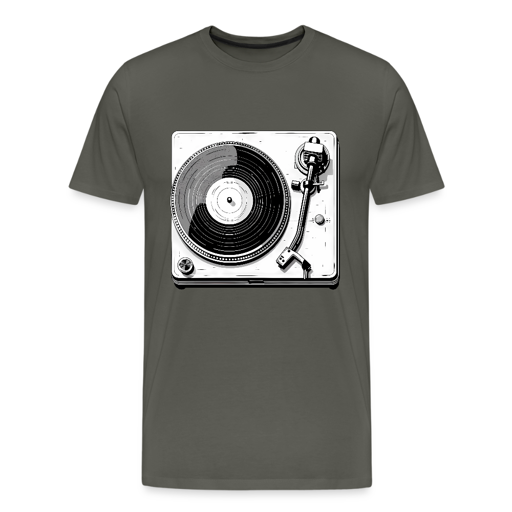 Analog Soul – Classic Vinyl Turntable - Männer Premium T-Shirt - by Artful Alchemist