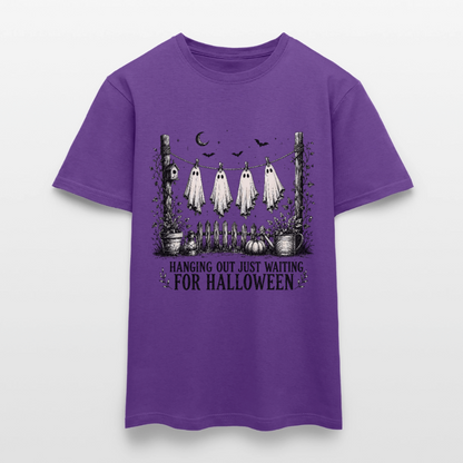Hanging Out Just Waiting For Halloween - Männer T-Shirt - by Artful Alchemist