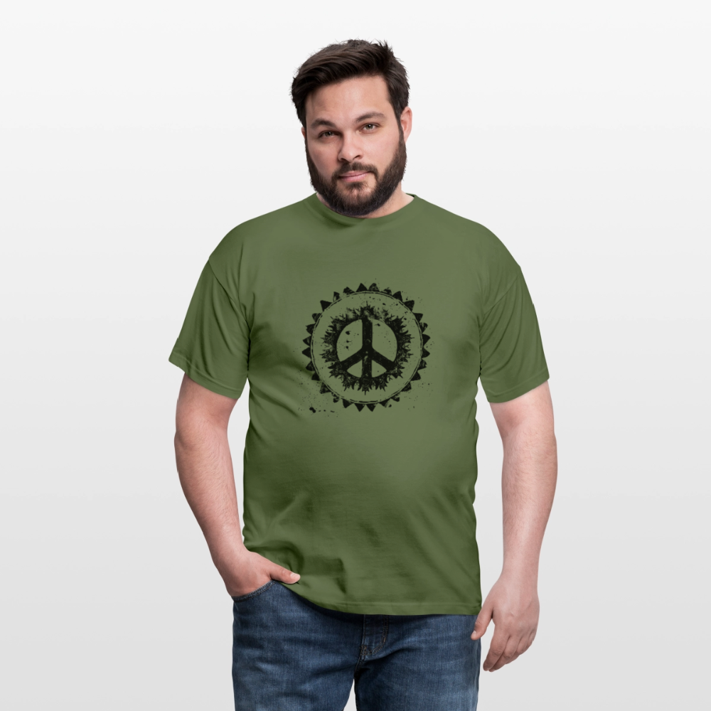 Urban Retro Peace Zeichen - Männer T-Shirt - by Artful Alchemist