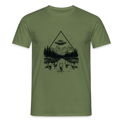 Katzen die in Richtung UFO laufen - Männer T-Shirt - by Artful Alchemist
