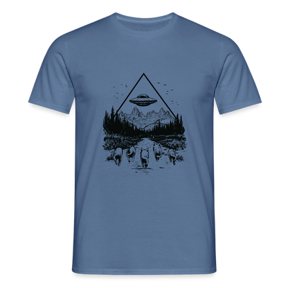 Katzen die in Richtung UFO laufen - Männer T-Shirt - by Artful Alchemist