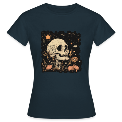 Boho Hippie Skelett im 60er, 70er Jahre Look - Frauen T-Shirt - by Artful Alchemist