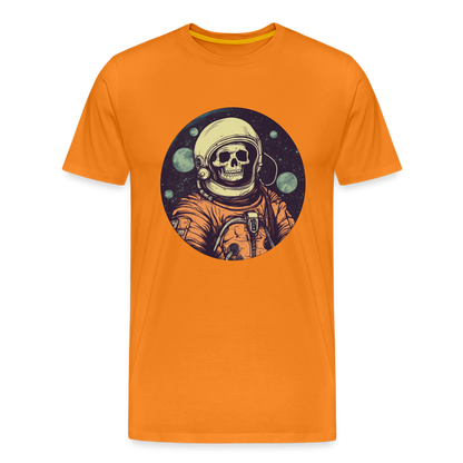 Gruseliges Skelett als Astronaut - Männer Premium T-Shirt - by Artful Alchemist