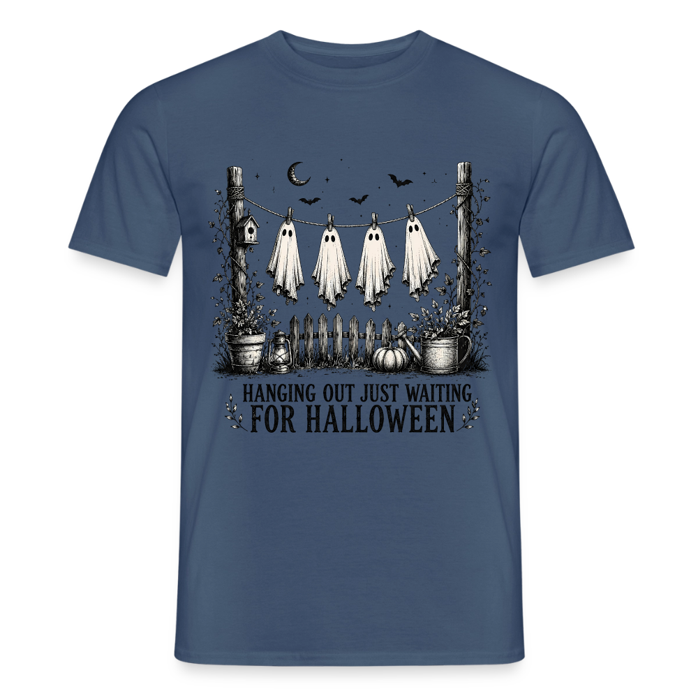Hanging Out Just Waiting For Halloween - Männer T-Shirt - Dunkles Denimblau