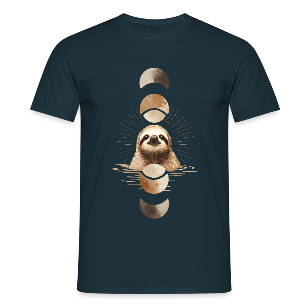 Lunar Sloth – Spirituelles Faultier - Männer T-Shirt - by Artful Alchemist