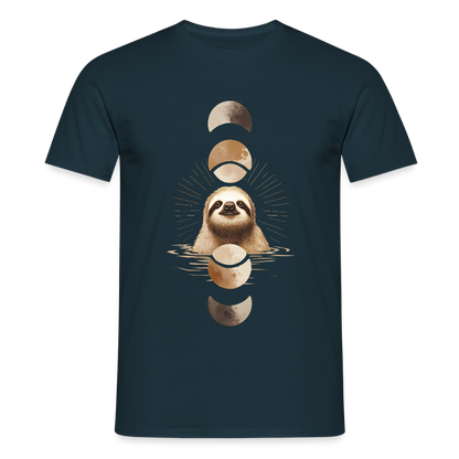 Lunar Sloth – Spirituelles Faultier - Männer T-Shirt - by Artful Alchemist