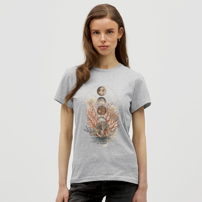 Coral Moons – Die Kraft der Gezeiten auf Stoff - Frauen T-Shirt - by Artful Alchemist
